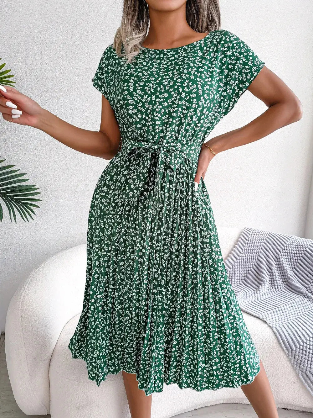 Isabelle | Pleated Floral Dress with Tie Luvy Boutique