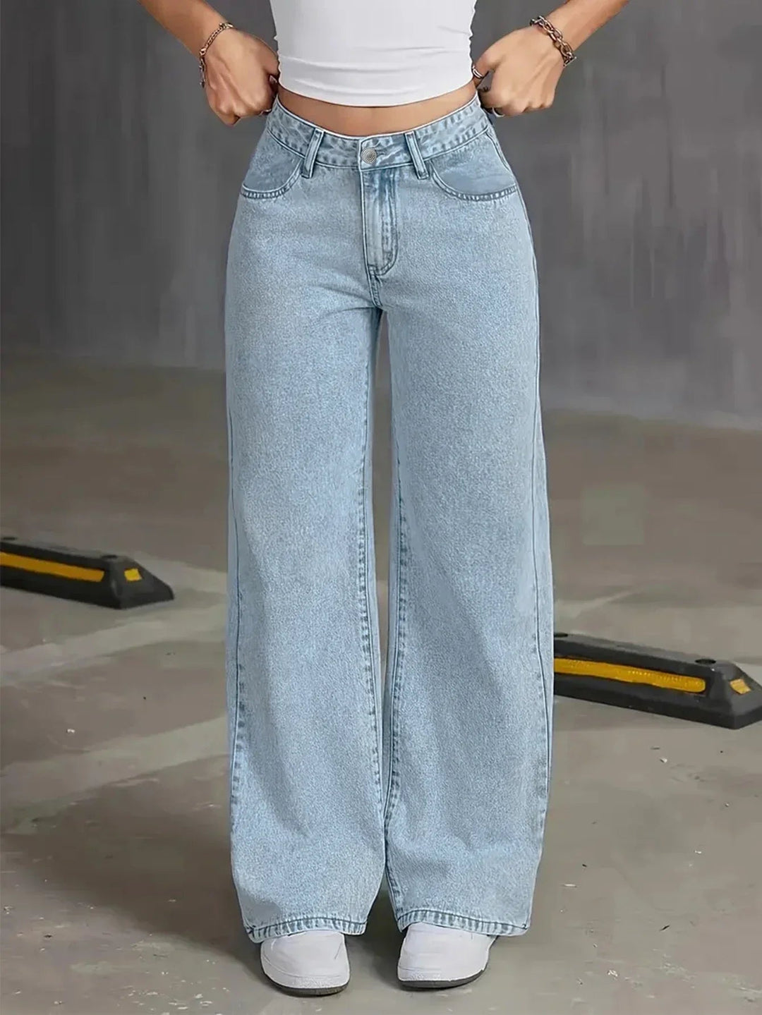 Sophia | Women’s Light Wash Wide Leg Jean Luvy Boutique