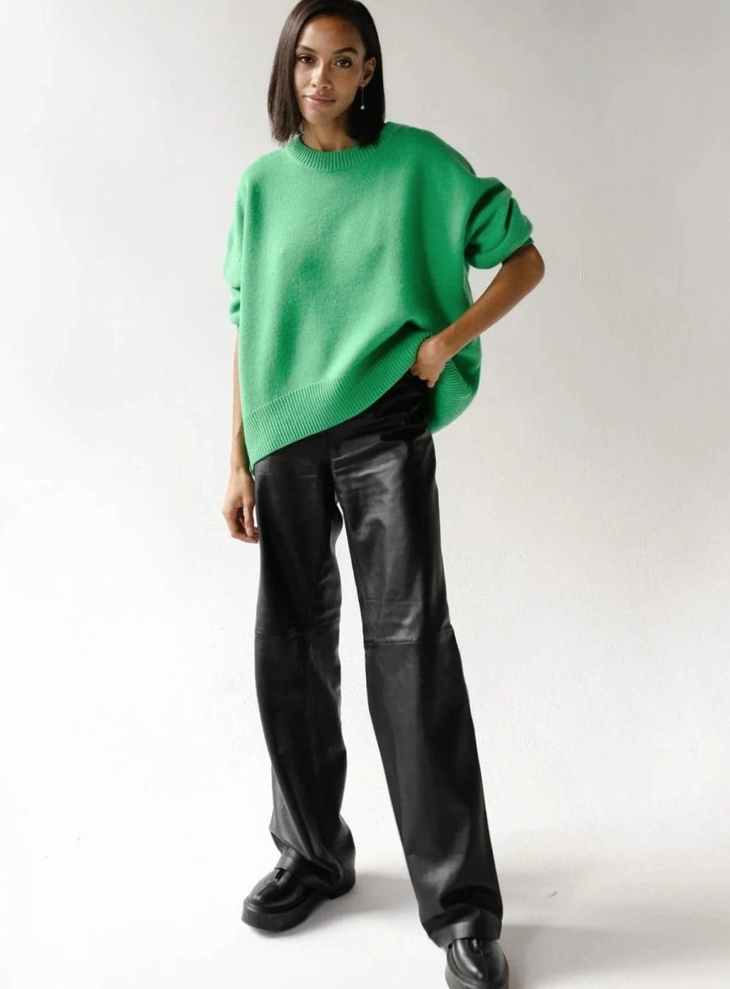 Women's Oversized Crew-Neck Long-Sleeve Light Knit Sweater - Emerald