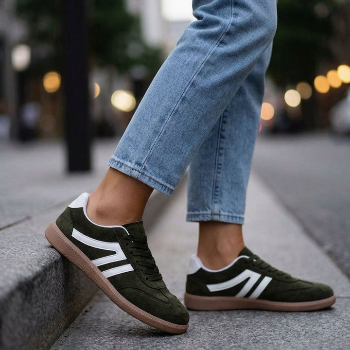 Women's Retro Low-Profile Lace-Up Suede Sneaker Boots - Dark Green